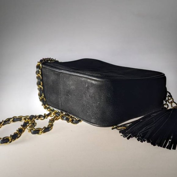 Beautiful Vintage Chanel Velvet Tassel Crossbody Hand Bag in Black/Gold - Picture 15 of 16